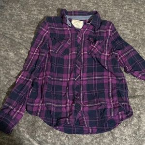 Arizona flannel with a small stain on the back. Size large